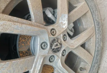 車輪轂里面圓盤生銹怎么辦？